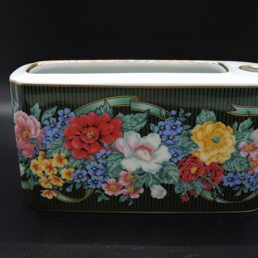 Neiman Marcus Porcelain Notepad/Pen Holder - Picture 3 of 14